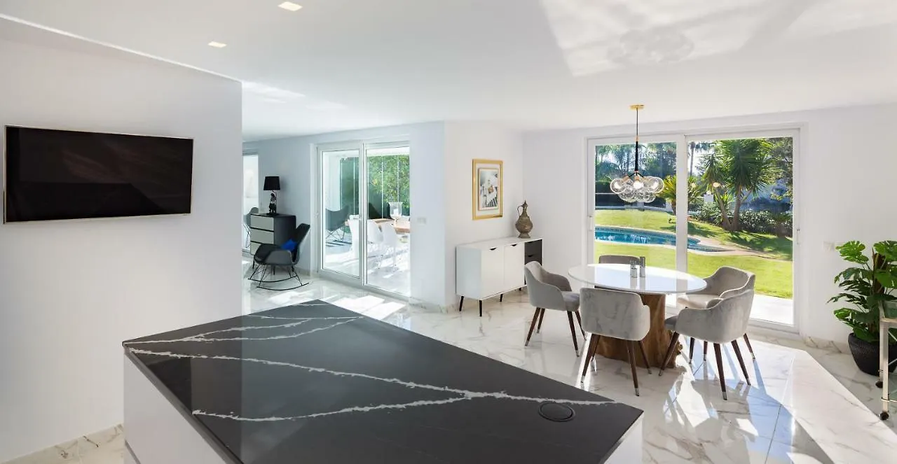 Family Villa Altos Reales Marbella