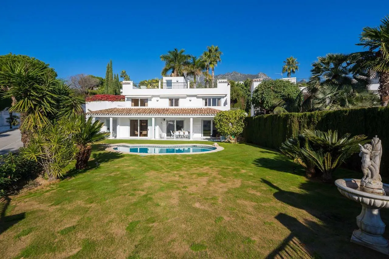 Family Villa Altos Reales Marbella