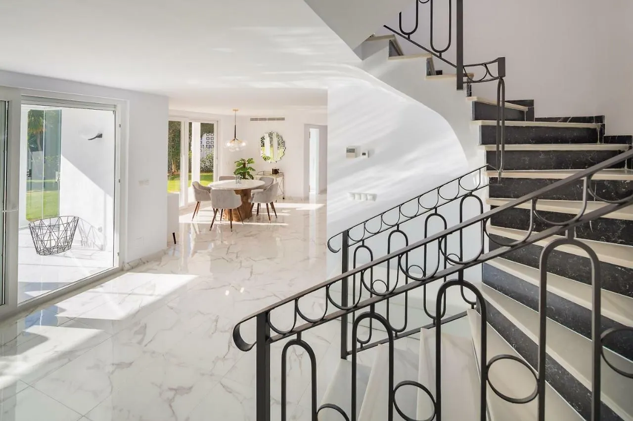 Family Villa Altos Reales Marbella