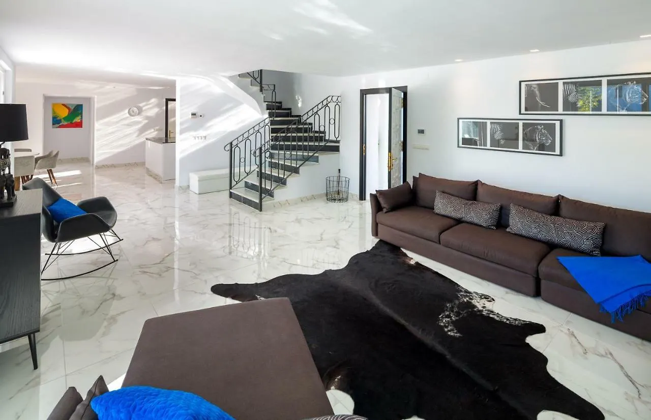 Family Villa Altos Reales Marbella 0*,