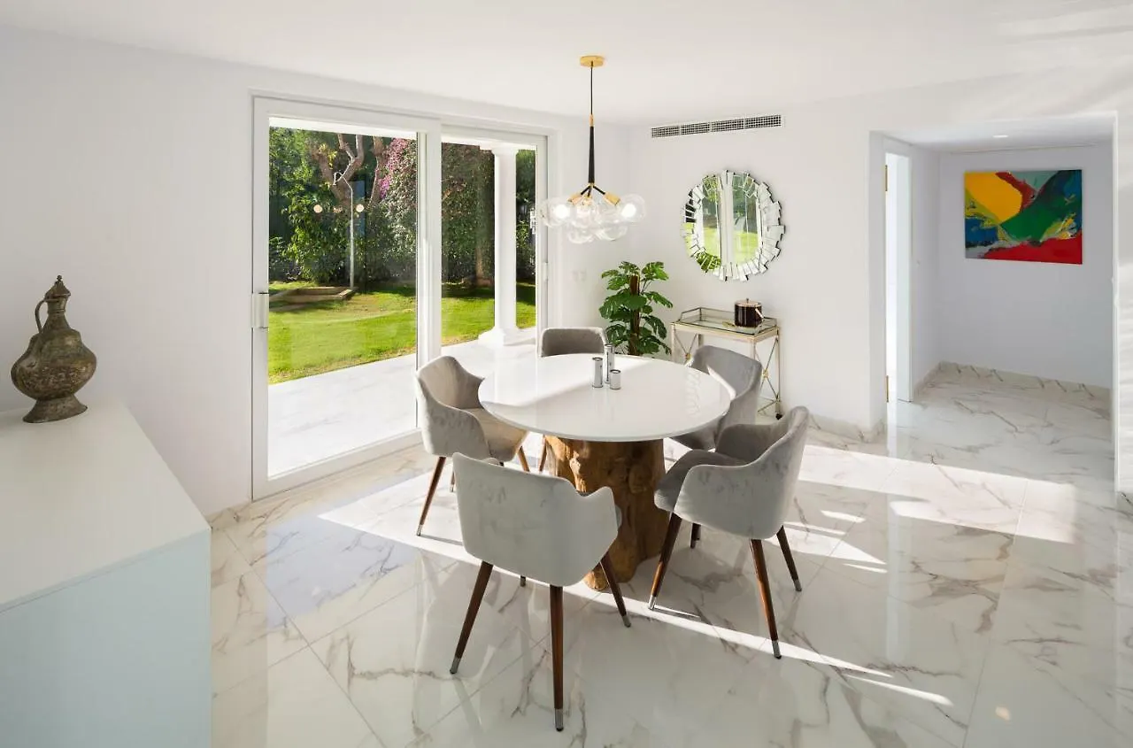 Family Villa Altos Reales Marbella