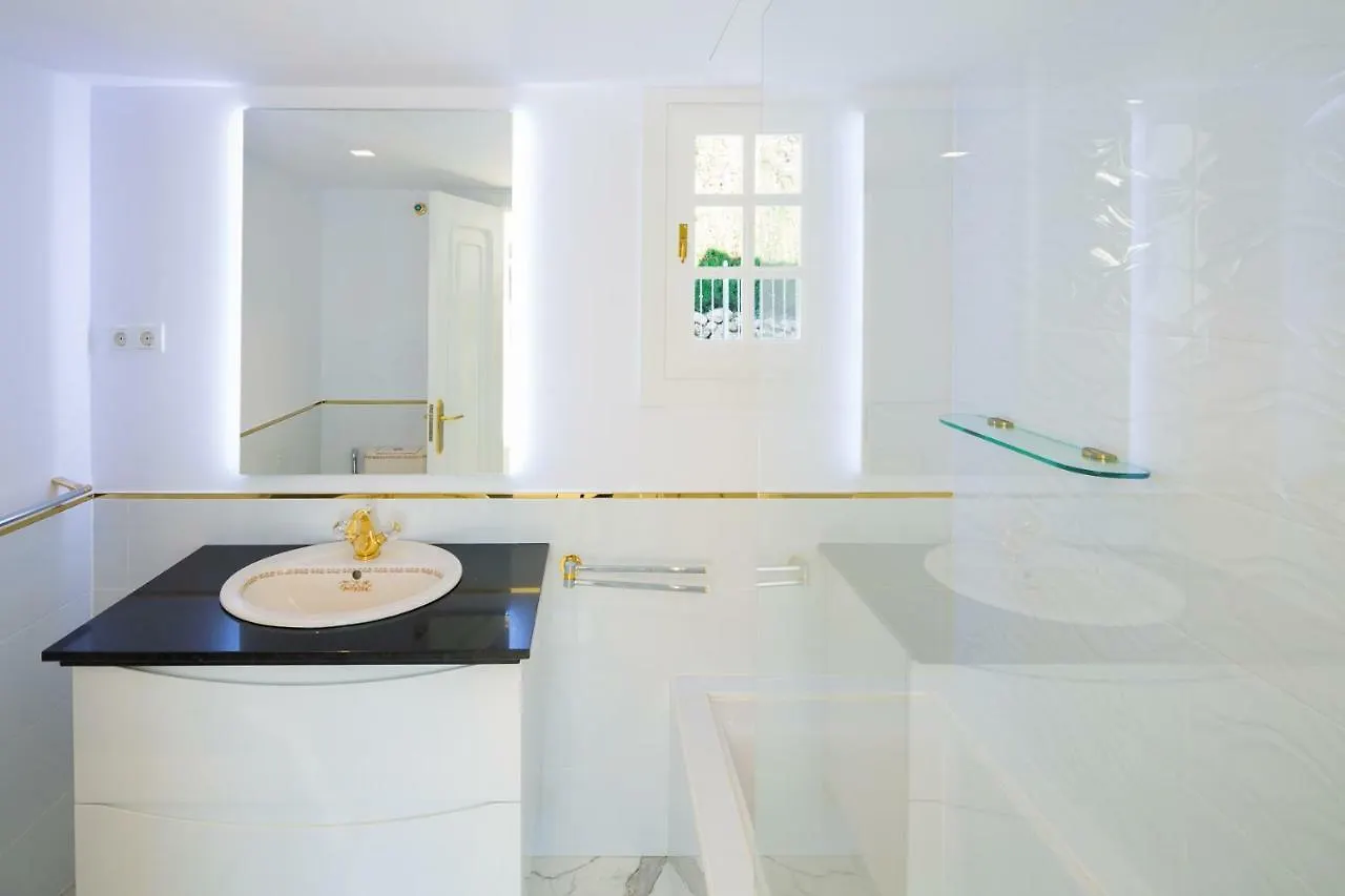 Family Villa Altos Reales Marbella