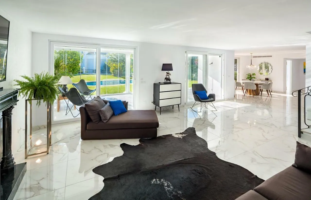Family Villa Altos Reales Marbella