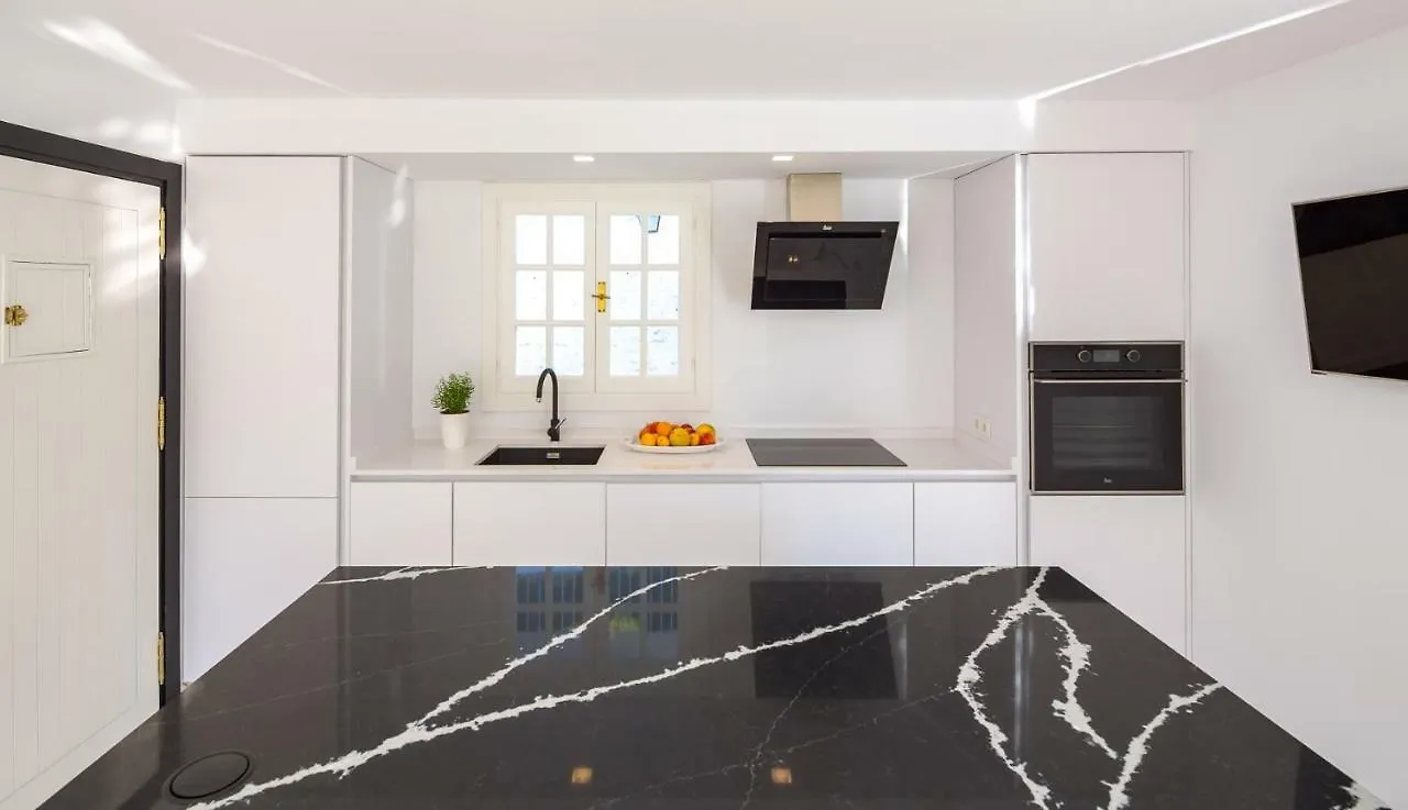 Family Villa Altos Reales Marbella