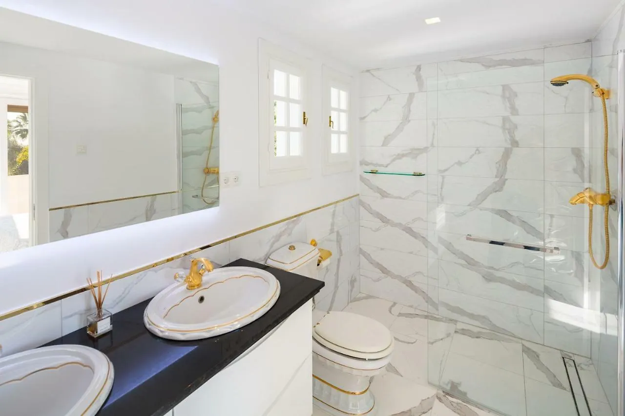 Family Villa Altos Reales Marbella 0*,  Spain