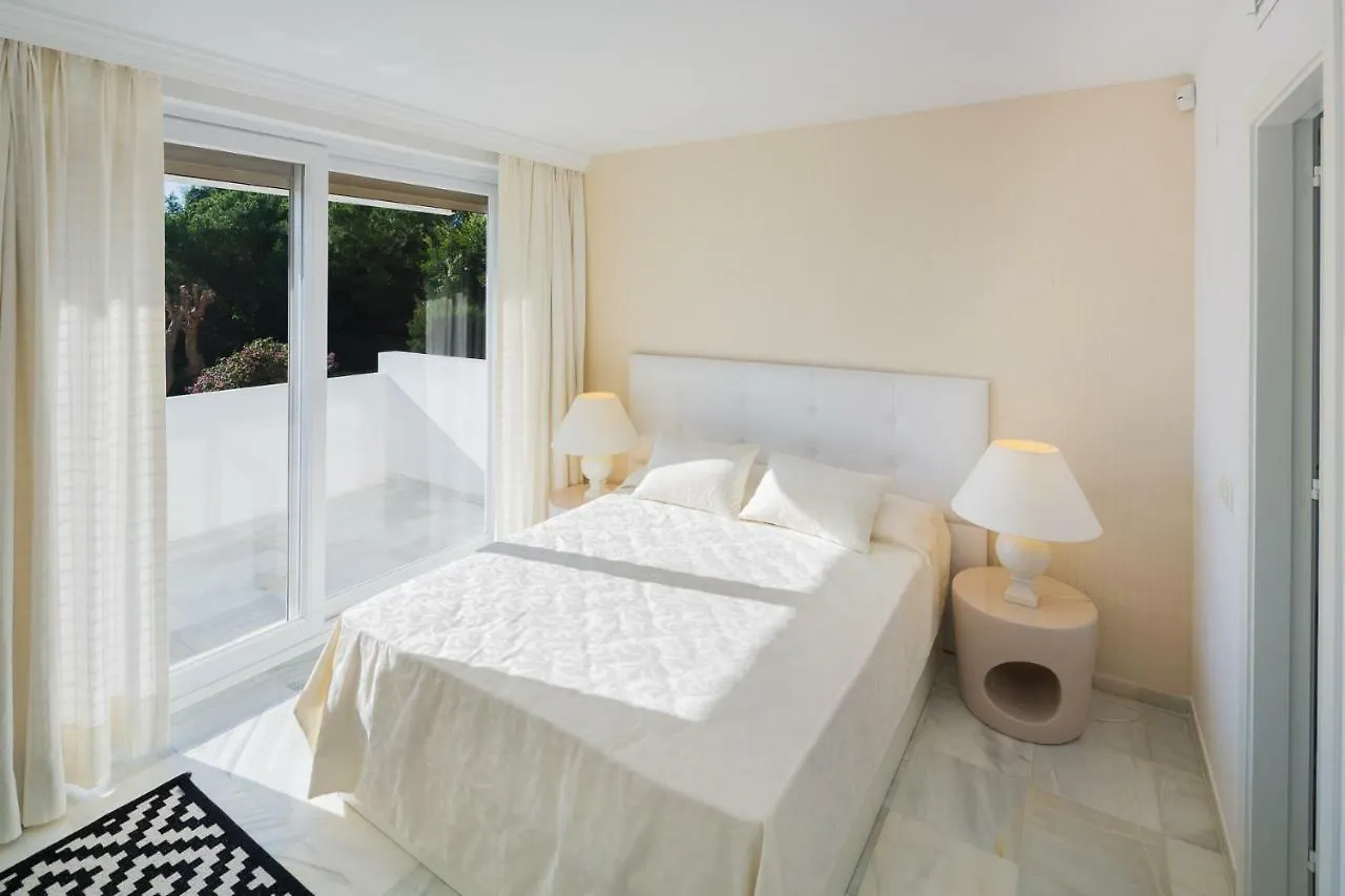 Family Villa Altos Reales Marbella