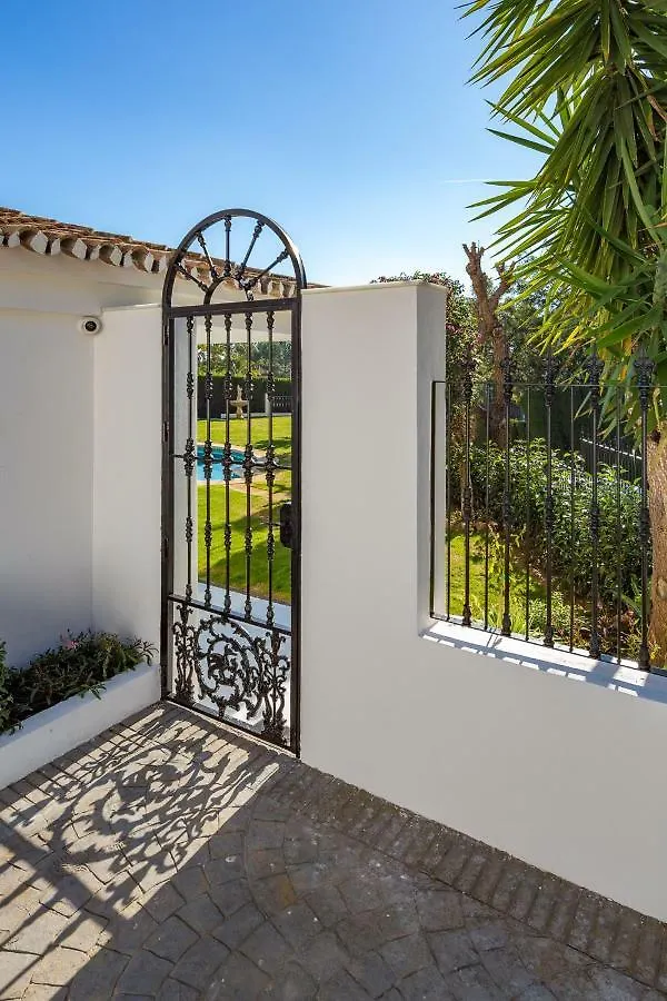 Family Villa Altos Reales Marbella