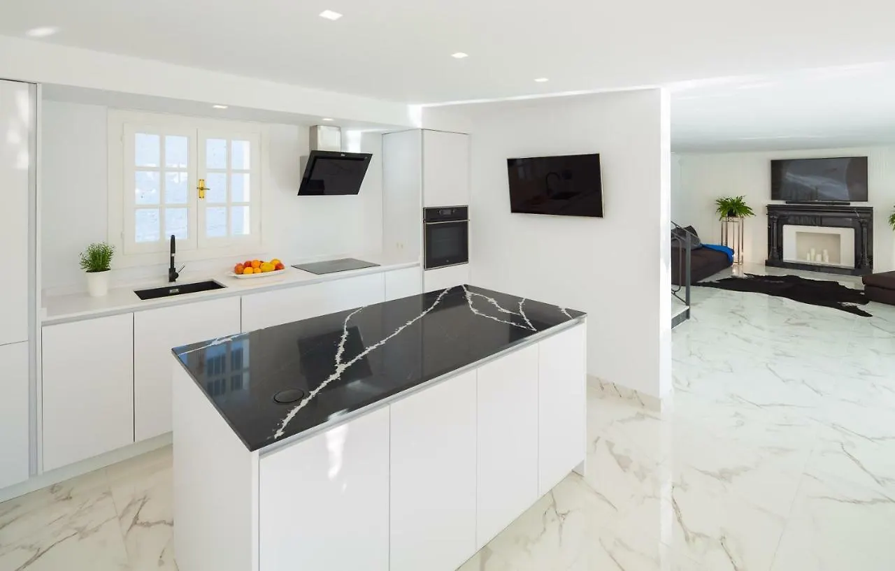 Family Villa Altos Reales Marbella