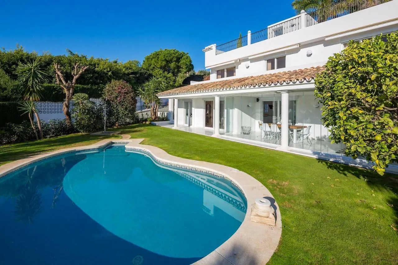 Family Villa Altos Reales Marbella