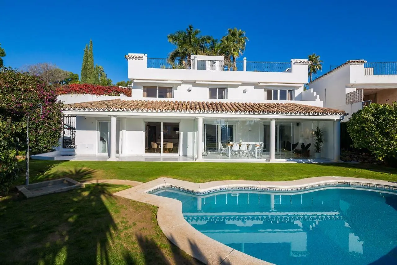 Family Villa Altos Reales Marbella