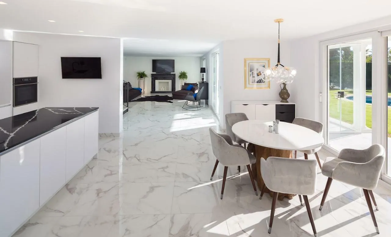 Family Villa Altos Reales Marbella
